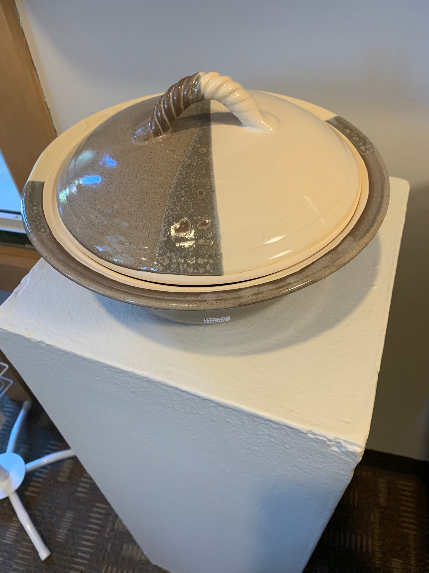 Casserole - Covered - Sand